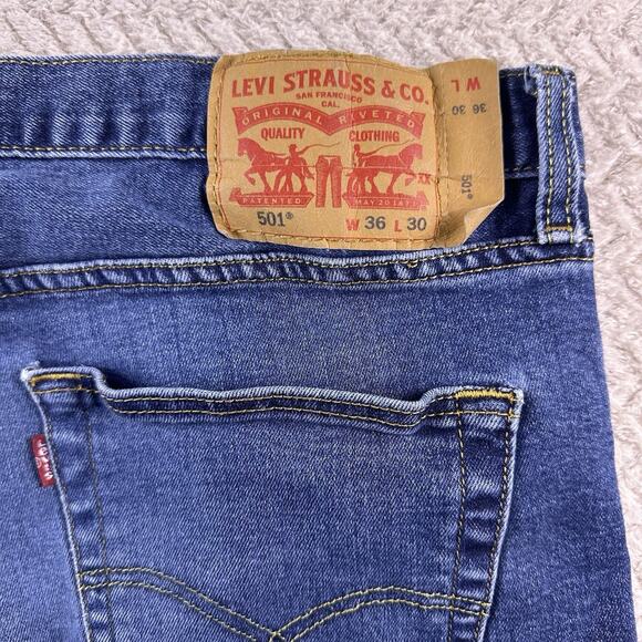 Levi's 501 XX Jeans Mens 36x30 Button Fly Blue Straight Fit Whiskered Cotton - Picture 5 of 14